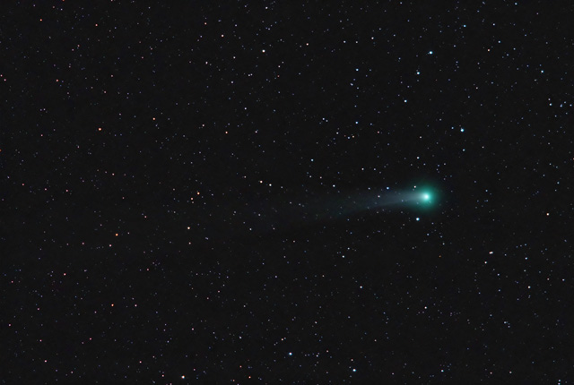 C/2013 R1 (Lovejoy), Nov 30, 2013. 40x15 sec @ ISO 3200, Canon 200mm at F/2.8, IDAS-LPS, Lumicon Deep Sky, modified Canon T3 DSLR.