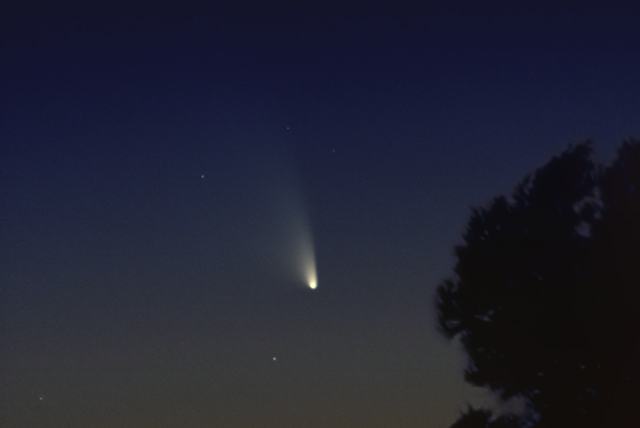 Panstarrs - March 14, 2013.  40x4 & 1x6 @ ISO 1600.  400mm, F/5.6.
