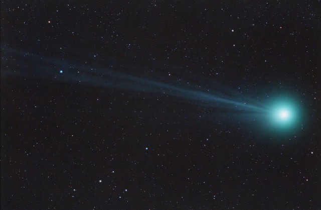 Comet Lovejoy, Jan 25, 2015, 01:00 UT. 31x120 sec @ ISO 3200, TV-85 at F/5.6, IDAS-LPS, Canon T3.  (Version 2)