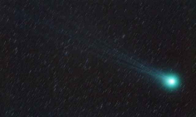 Comet Lovejoy Q2 on Feb 11, 2015, 01:00 UT.  78x60 sec @ ISO 6400, TV-85 at F/5.6, IDAS-LPS, Canon T3 DSLR.  (StarStreaks version.)